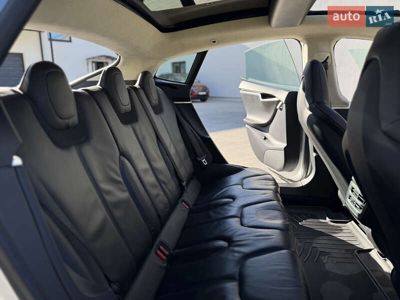 Лифтбек Tesla Model S 2013 в Луцке