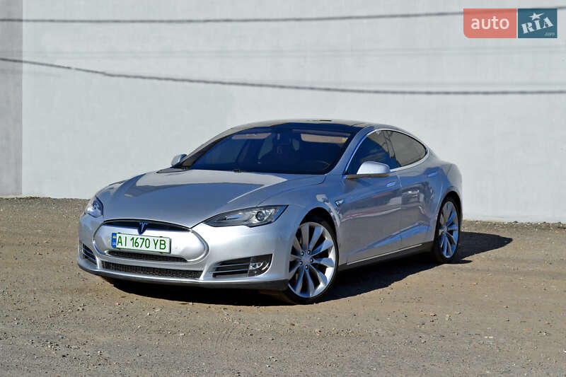 Ліфтбек Tesla Model S 2013 в Святопетрівське