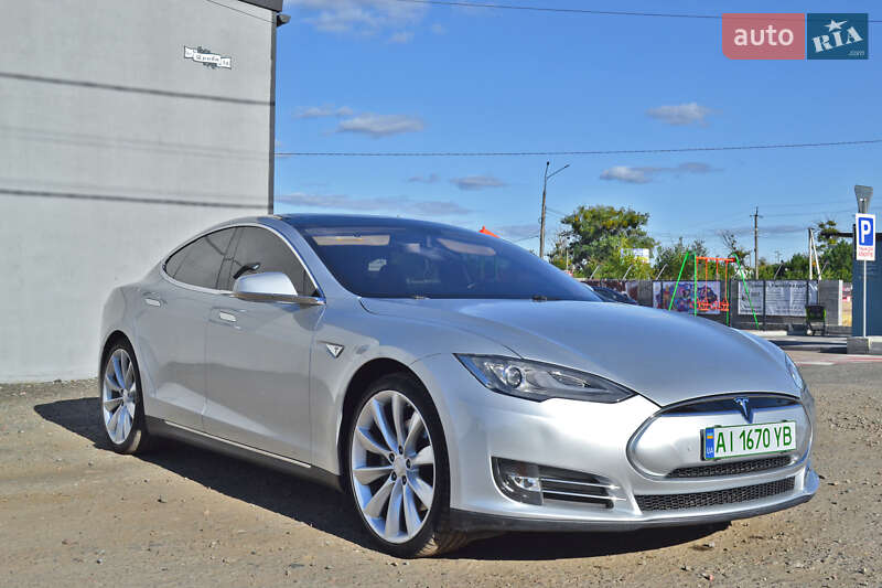 Ліфтбек Tesla Model S 2013 в Святопетрівське