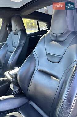 Ліфтбек Tesla Model S 2015 в 