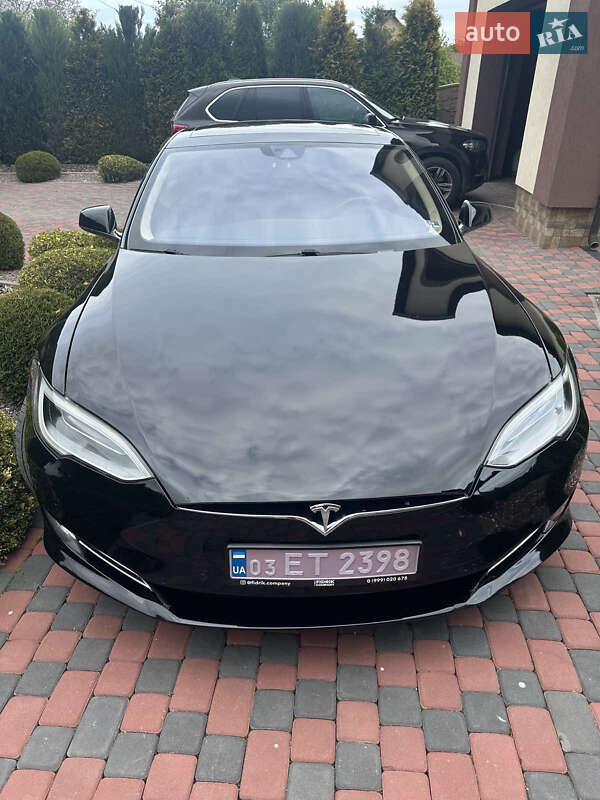 Ліфтбек Tesla Model S 2016 в Луцьку