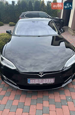 Лифтбек Tesla Model S 2016 в 