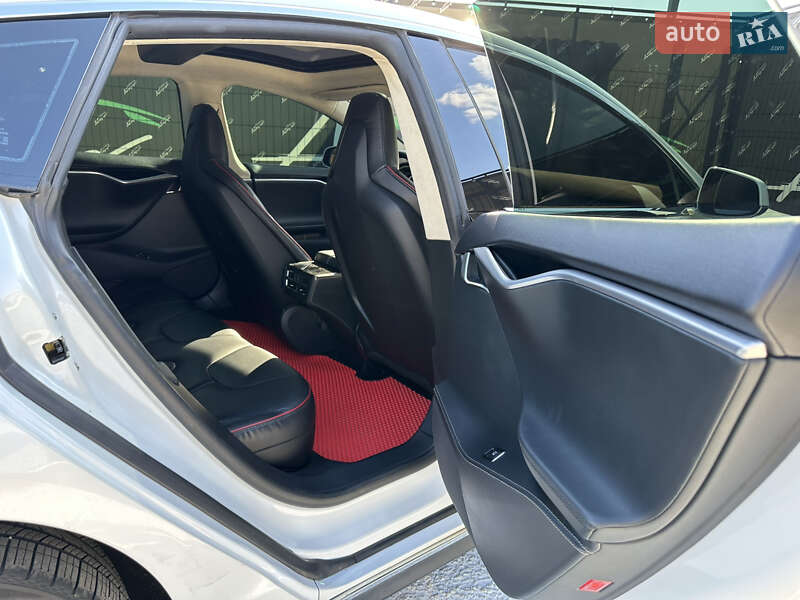 Лифтбек Tesla Model S 2013 в Киеве