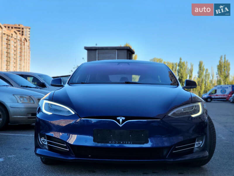 Ліфтбек Tesla Model S 2017 в Києві