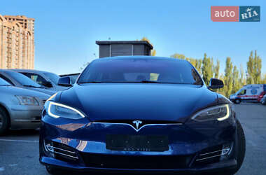 Лифтбек Tesla Model S 2017 в 