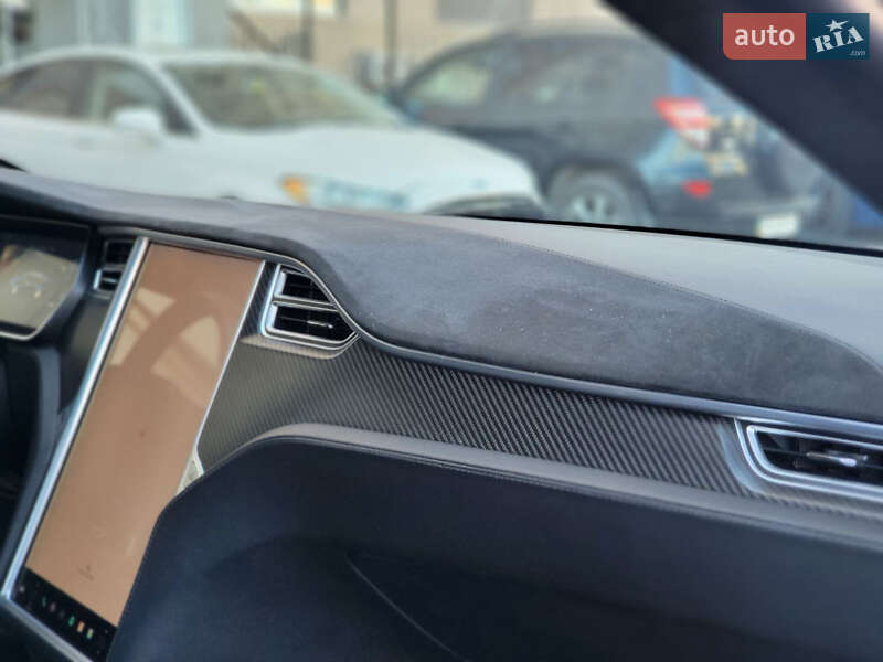Ліфтбек Tesla Model S 2017 в Києві