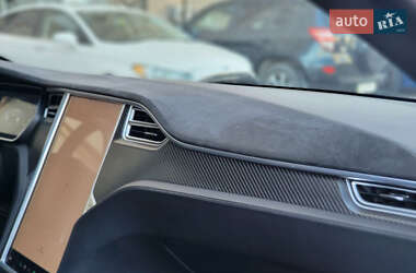 Лифтбек Tesla Model S 2017 в 