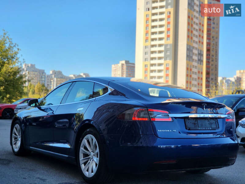 Ліфтбек Tesla Model S 2017 в Києві