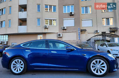 Лифтбек Tesla Model S 2017 в 