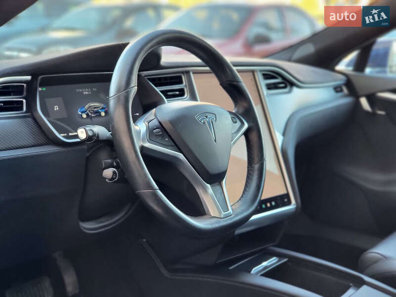 Ліфтбек Tesla Model S 2017 в Києві