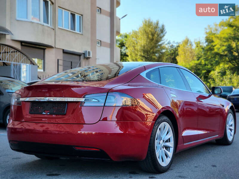 Ліфтбек Tesla Model S 2017 в Києві