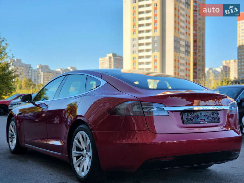 Ліфтбек Tesla Model S 2017 в Києві
