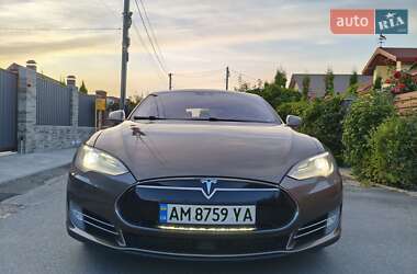 Ліфтбек Tesla Model S 2015 в 