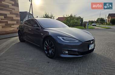 Ліфтбек Tesla Model S 2016 в 