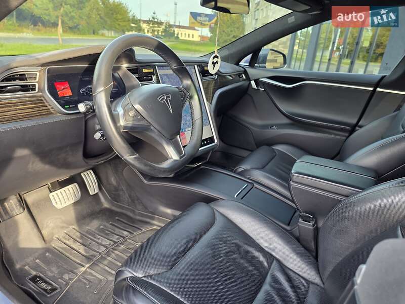 Лифтбек Tesla Model S 2016 в Владимире фото 9 Лифтбек Tesla Model S 2016 в Владимире