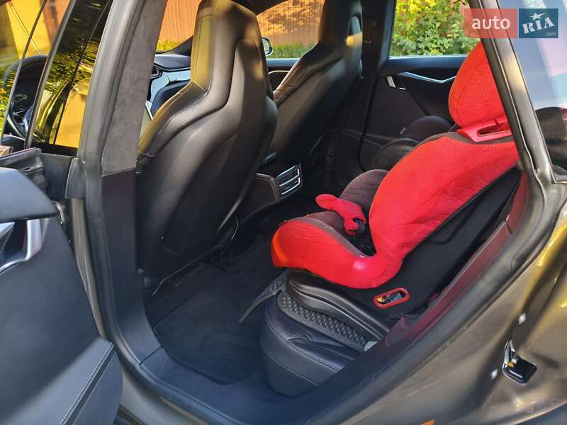 Лифтбек Tesla Model S 2015 в Житомире фото 22 Лифтбек Tesla Model S 2015 в Житомире