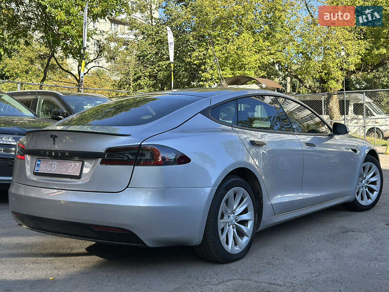 Ліфтбек Tesla Model S 2017 в Львові