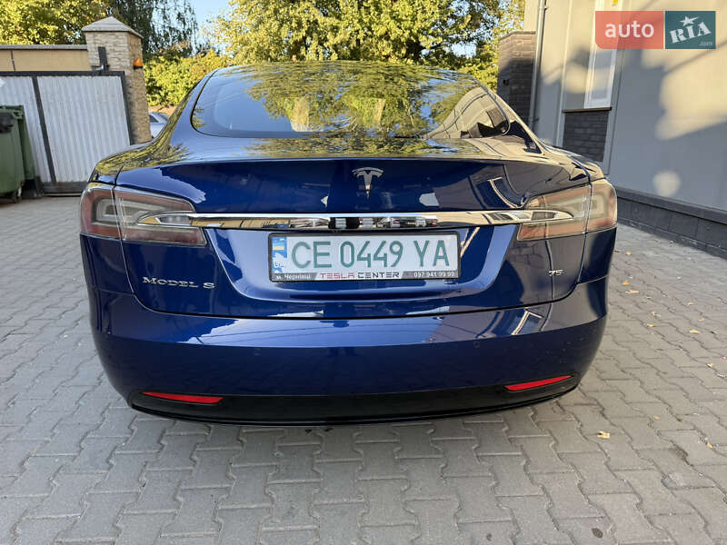 Ліфтбек Tesla Model S 2017 в Чернівцях