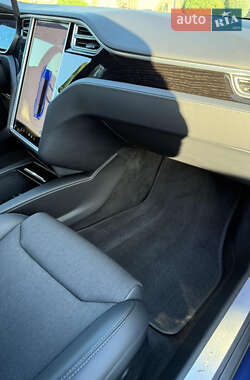 Лифтбек Tesla Model S 2017 в 