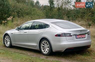 Лифтбек Tesla Model S 2016 в 