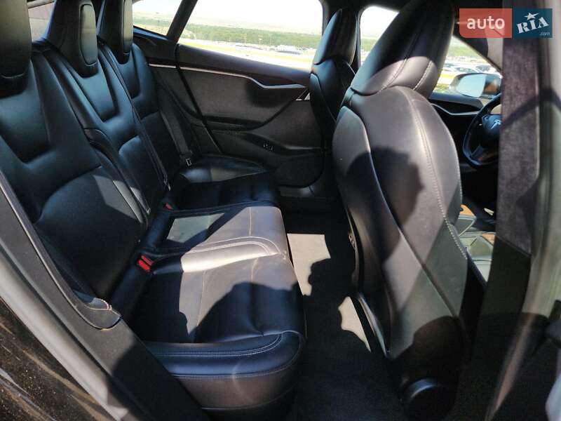 Лифтбек Tesla Model S 2020 в Ивано-Франковске