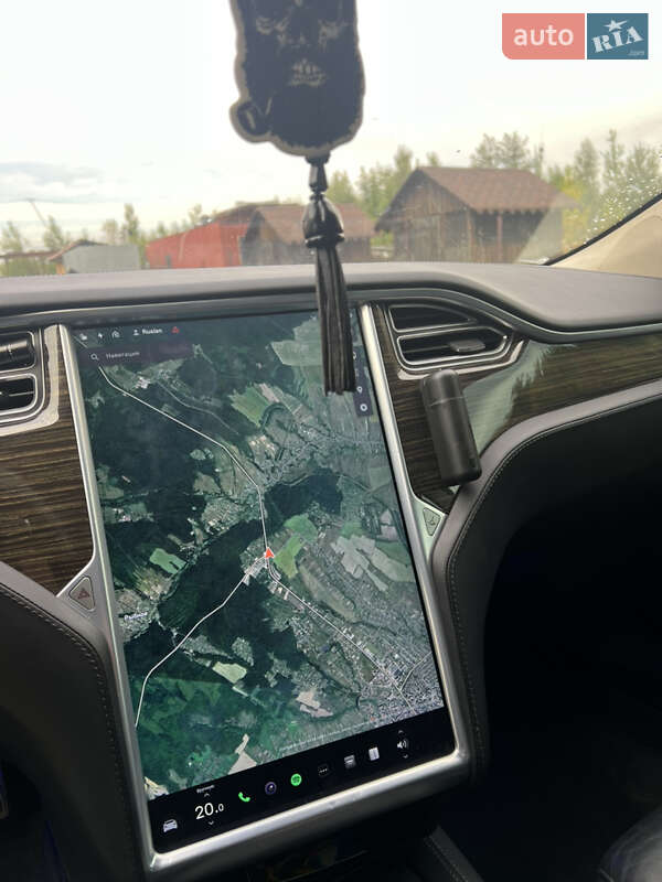 Ліфтбек Tesla Model S 2015 в Калуші