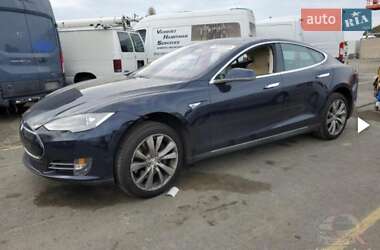 Лифтбек Tesla Model S 2013 в 