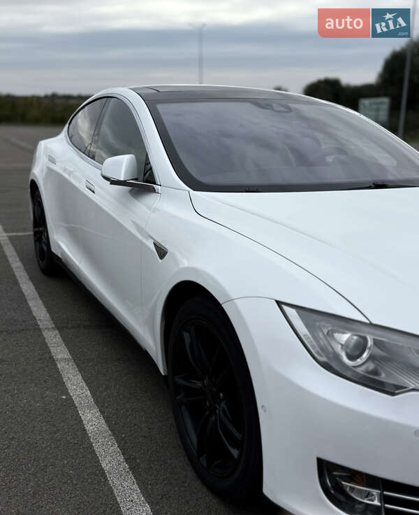 Ліфтбек Tesla Model S 2016 в Рівному
