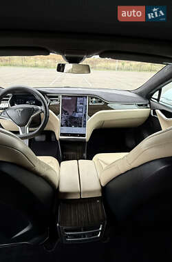Ліфтбек Tesla Model S 2016 в 