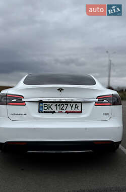 Ліфтбек Tesla Model S 2016 в 