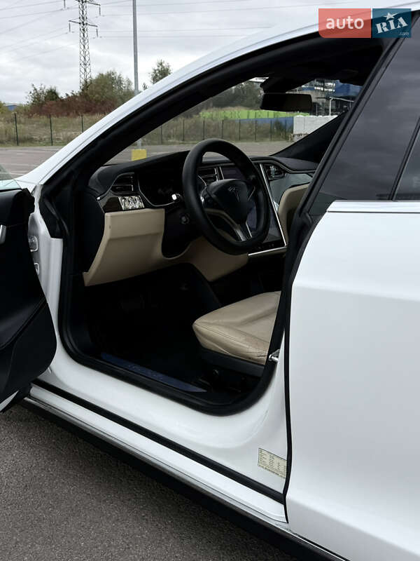 Ліфтбек Tesla Model S 2016 в Рівному
