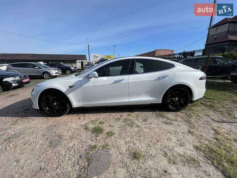 Лифтбек Tesla Model S 2016 в Луцке