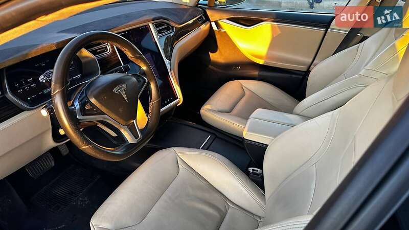 Ліфтбек Tesla Model S 2016 в Києві фото 5 Ліфтбек Tesla Model S 2016 в Києві