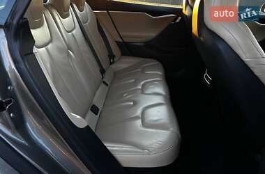 Лифтбек Tesla Model S 2016 в Киеве