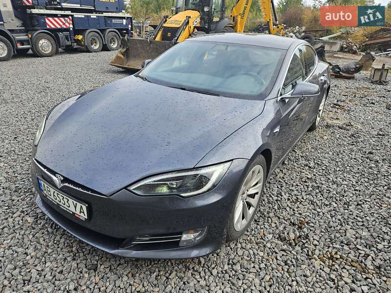 Лифтбек Tesla Model S 2017 в 