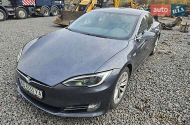 Лифтбек Tesla Model S 2017 в 