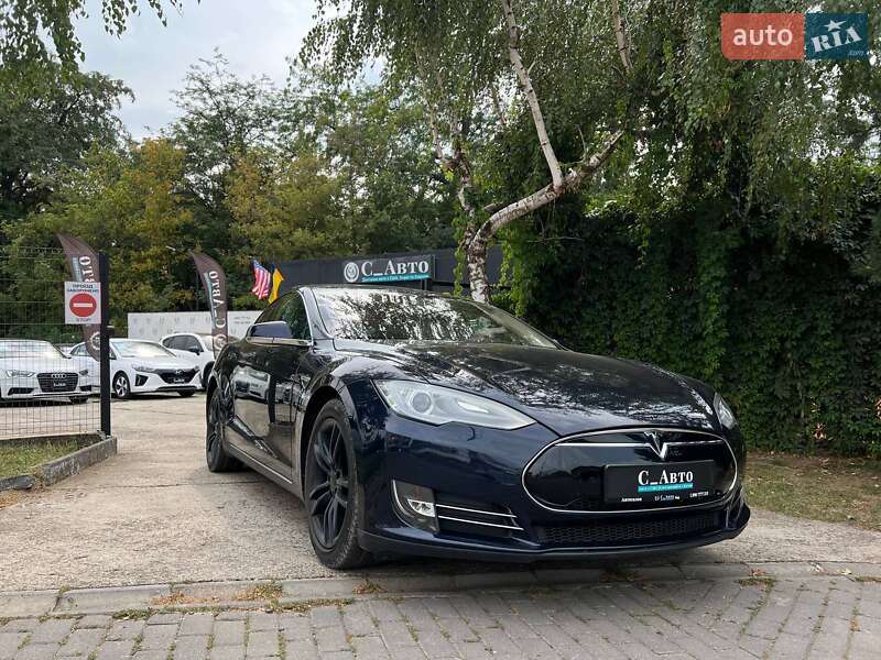 Ліфтбек Tesla Model S 2014 в 