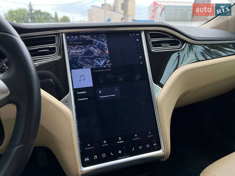 Лифтбек Tesla Model S 2014 в Черновцах