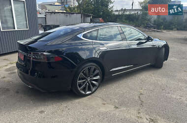 Лифтбек Tesla Model S 2015 в 
