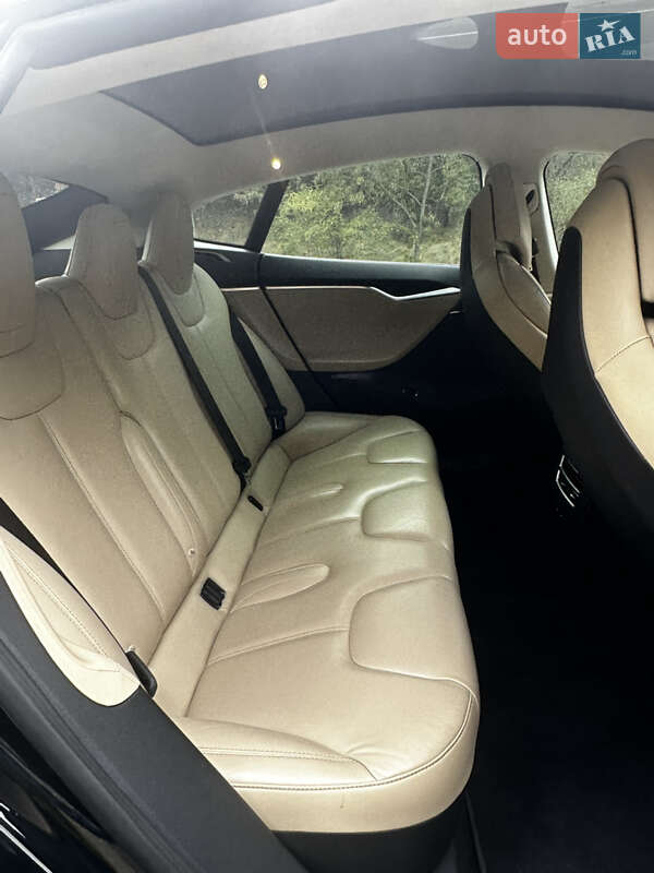 Лифтбек Tesla Model S 2017 в Одессе
