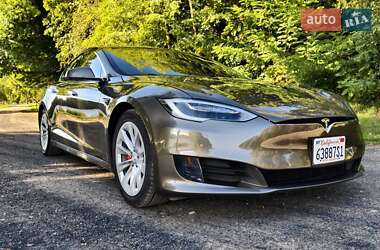 Лифтбек Tesla Model S 2016 в Ивано-Франковске
