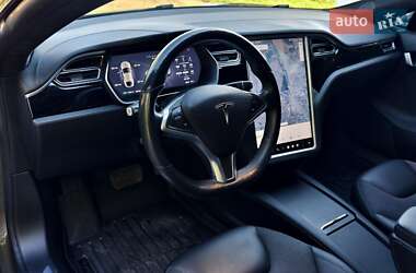 Лифтбек Tesla Model S 2016 в Ивано-Франковске
