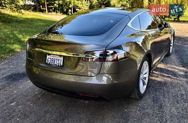 Лифтбек Tesla Model S 2016 в Ивано-Франковске