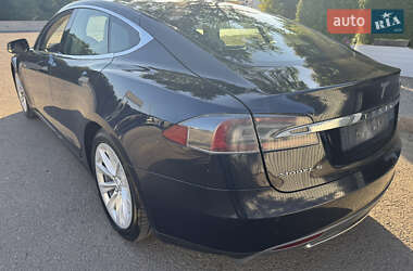 Лифтбек Tesla Model S 2013 в 