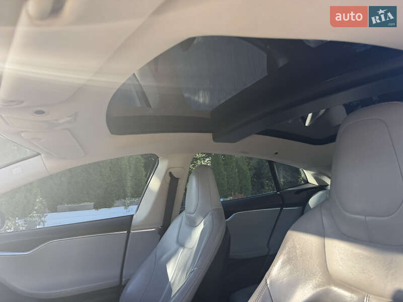 Ліфтбек Tesla Model S 2013 в Одесі