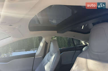 Лифтбек Tesla Model S 2013 в 