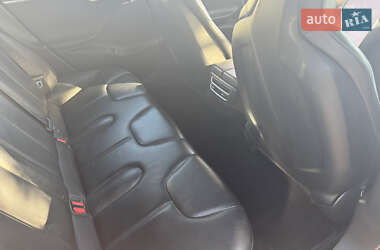 Лифтбек Tesla Model S 2013 в 