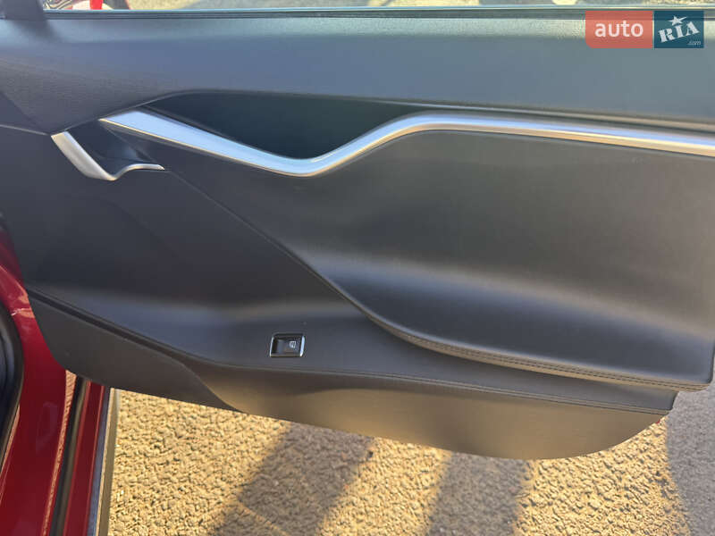 Ліфтбек Tesla Model S 2013 в Одесі