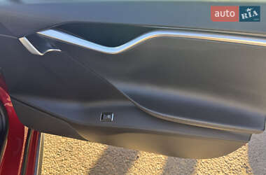 Лифтбек Tesla Model S 2013 в 