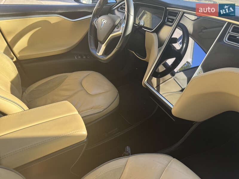Лифтбек Tesla Model S 2014 в Одессе